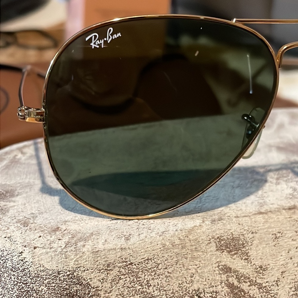 🕶️SOLD Ray-Ban Polarized Aviator Gold Rim Large Sunglasses Authentic - Picture 11 of 12